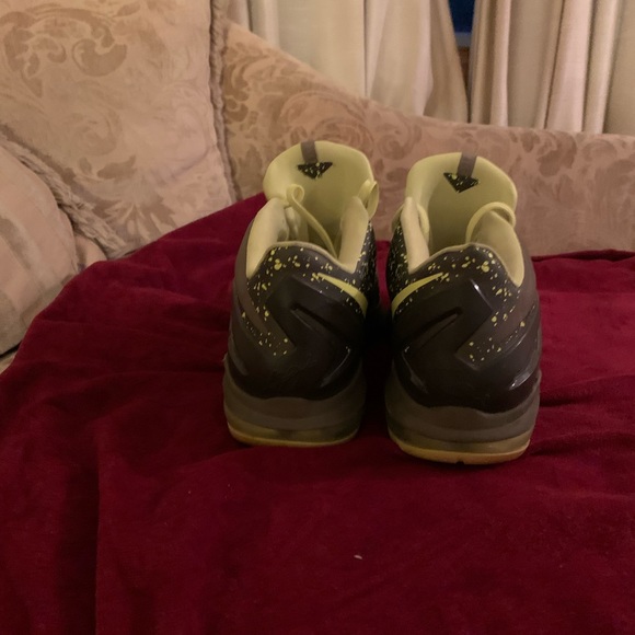 LeBron 11 Nike men’s athletic shoes. Very good condition, barely worn. Size 13. - Picture 2 of 4